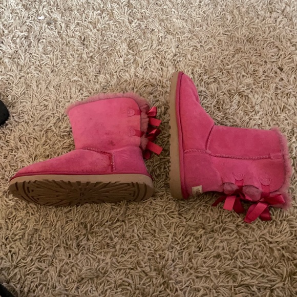 pink tie uggs